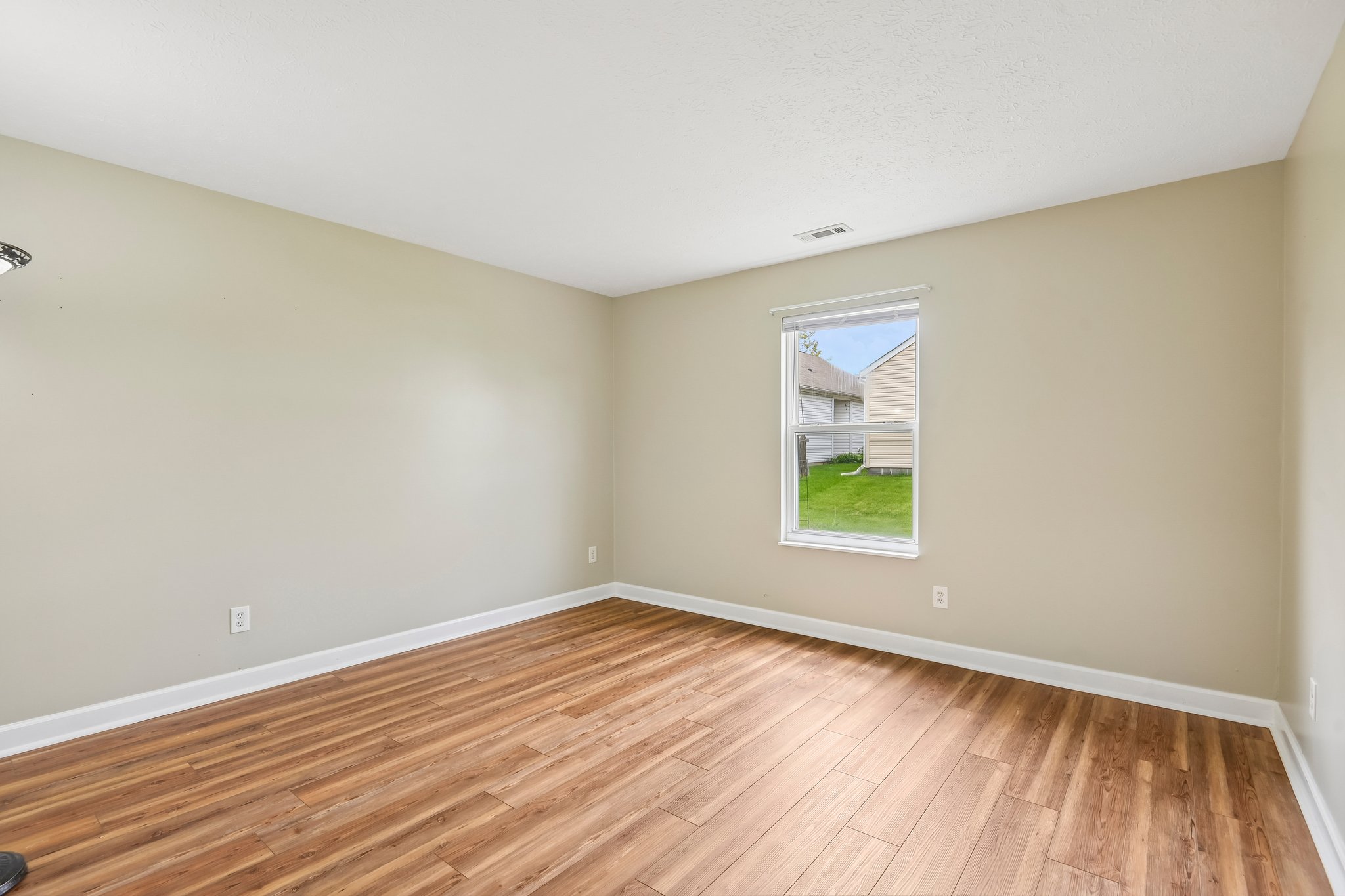 Village Green Dr-S3004-019.jpg