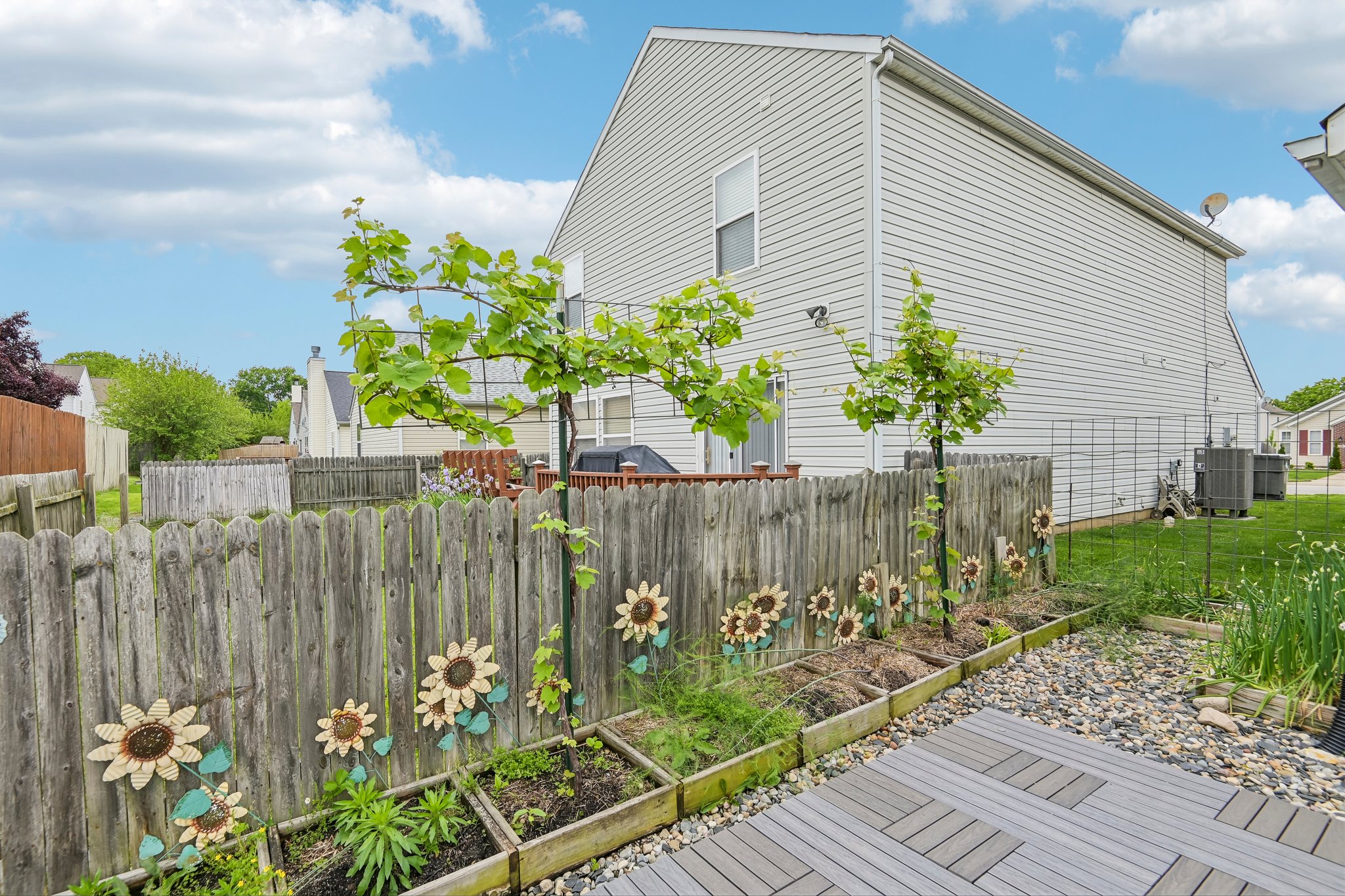 Village Green Dr-S3004-036.jpg