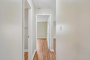 Village Green Dr-S3004-029.jpg