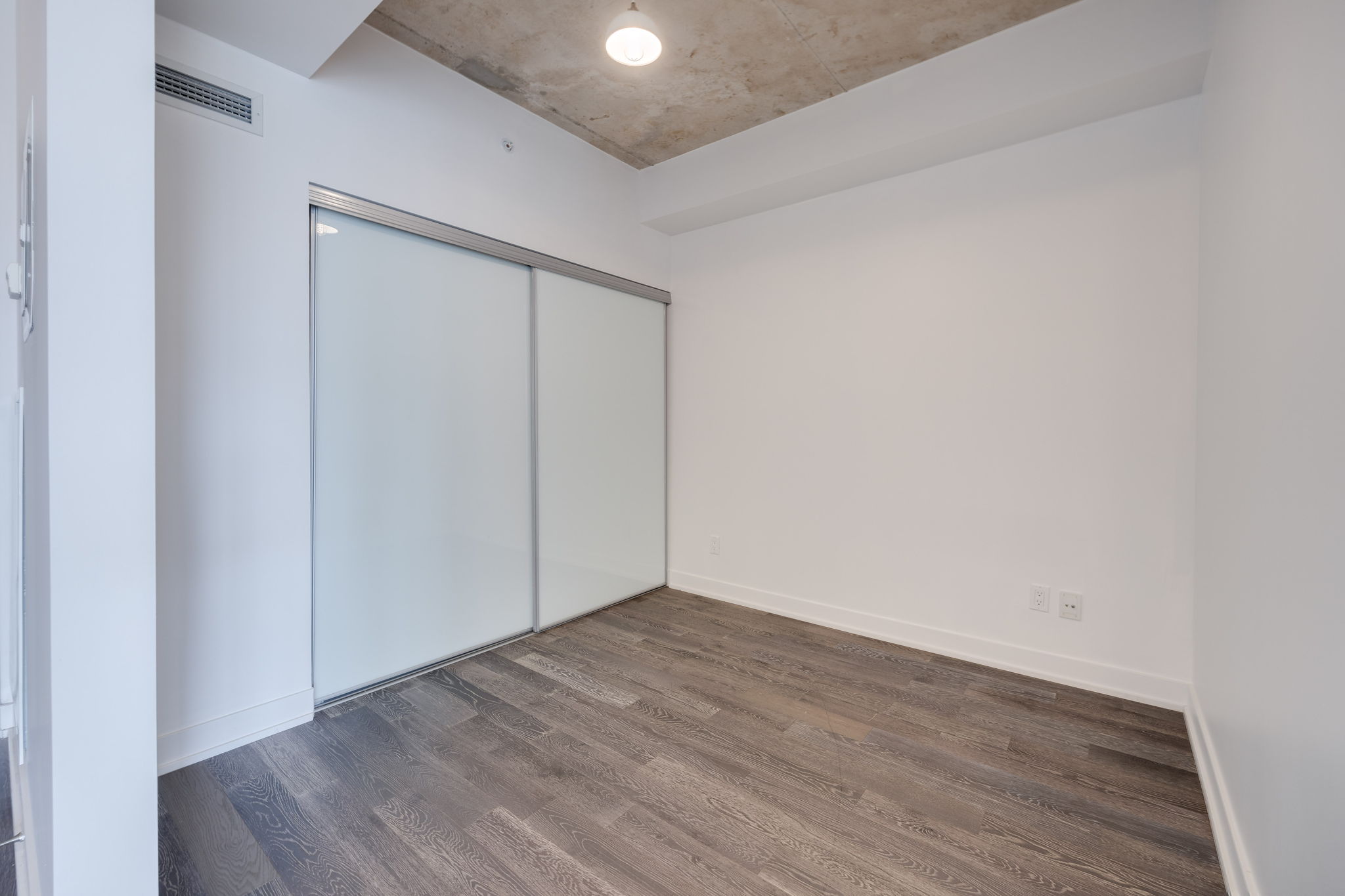 Toronto property showcase — delivered property photograph 16
