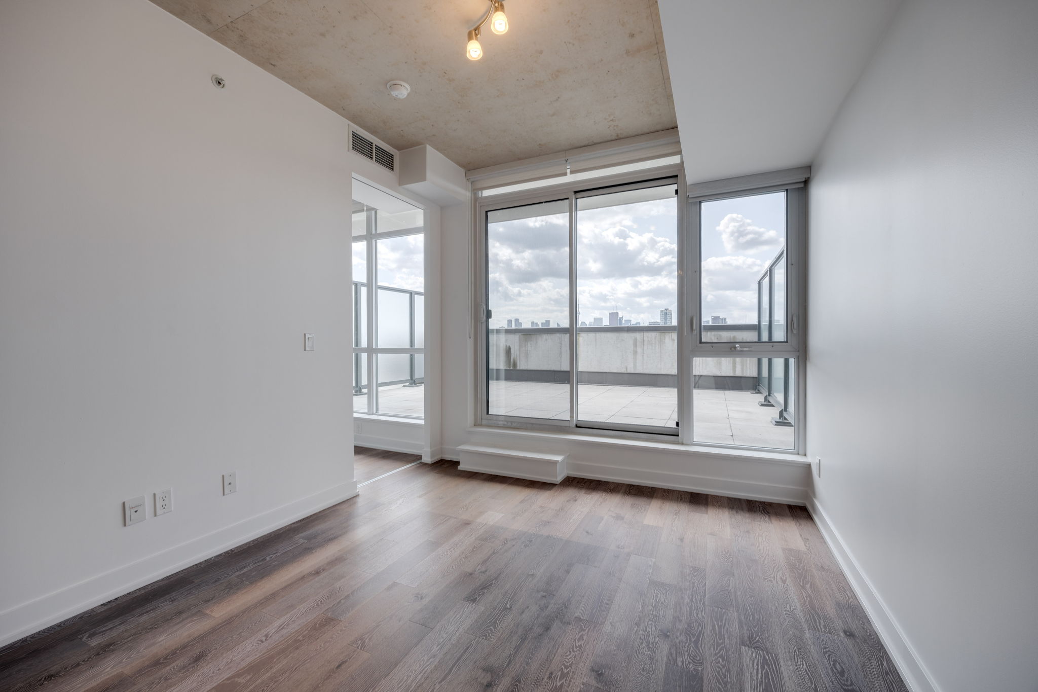 Toronto property showcase — delivered property photograph 9