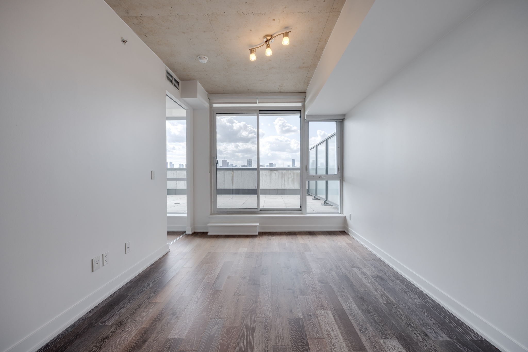Toronto property showcase — delivered property photograph 8