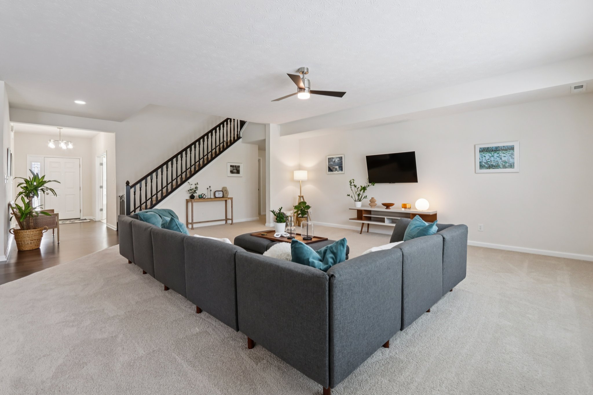 Avedon Way-S0212-010.jpg