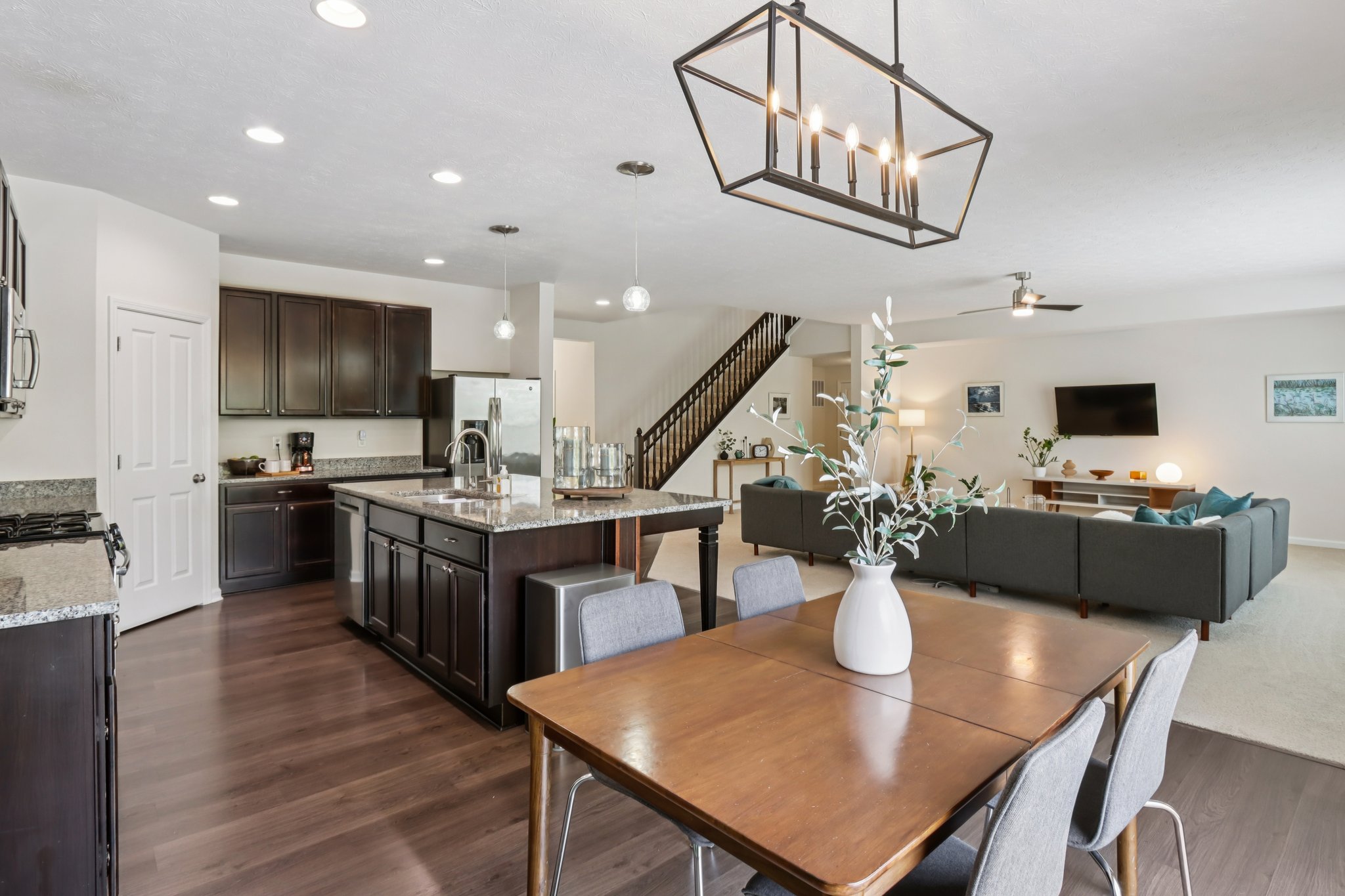 Avedon Way-S0212-012.jpg