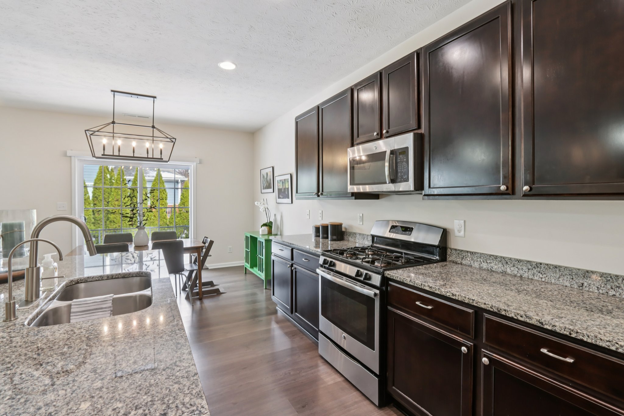 Avedon Way-S0212-017.jpg