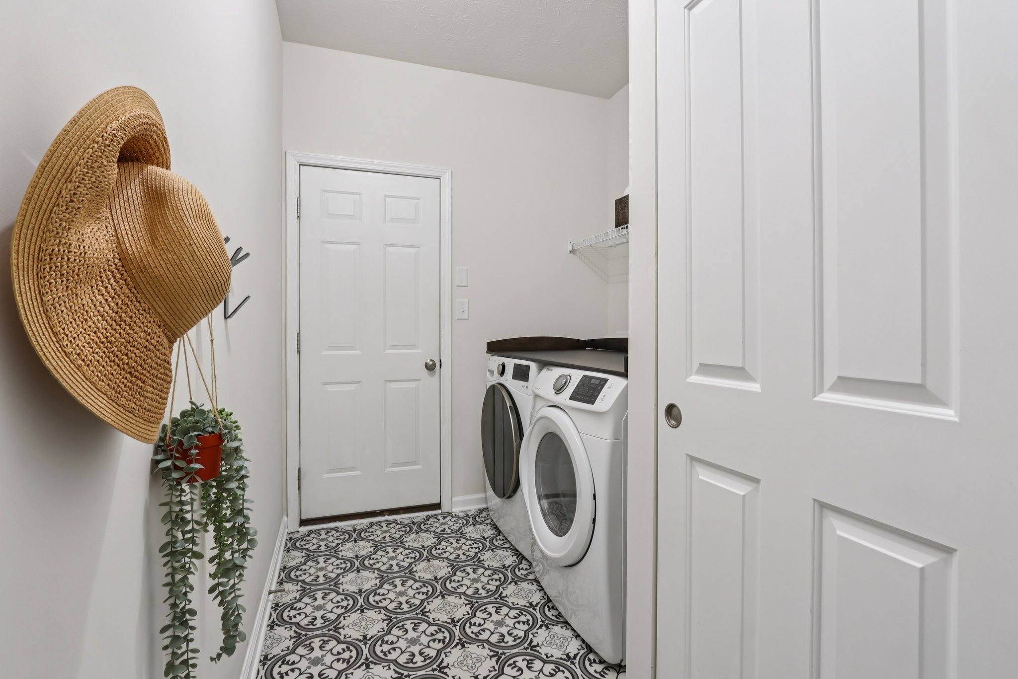 Avedon Way-S0212-027.jpg