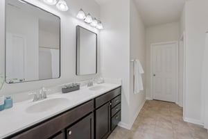 Avedon Way-S0212-030.jpg