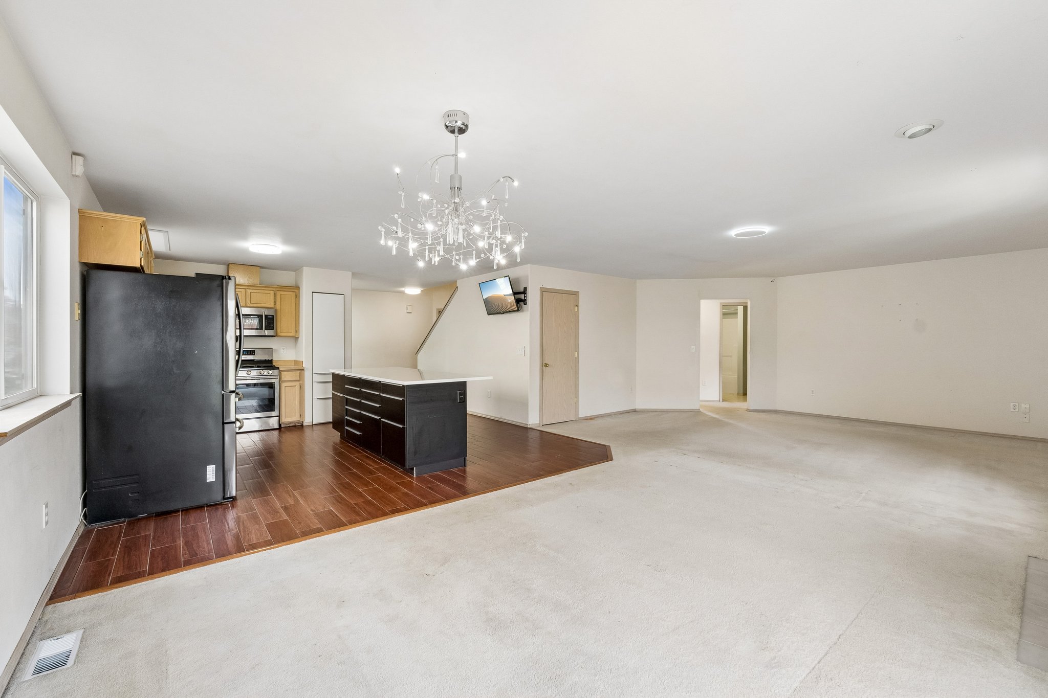 128 St Ct E-S0205-004.jpg