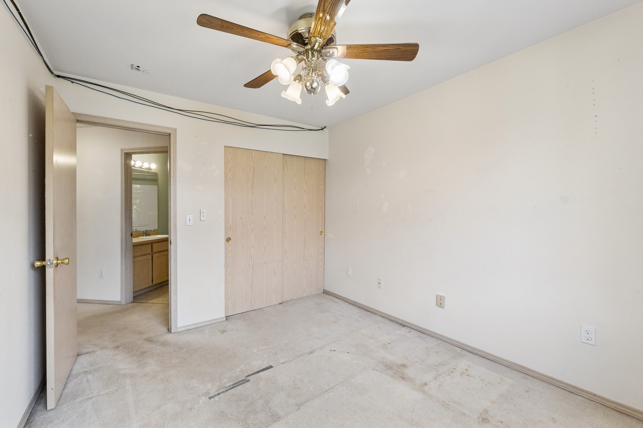 128 St Ct E-S0205-017.jpg
