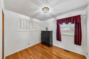 11906 Flushing Dr-S0906-016.jpg