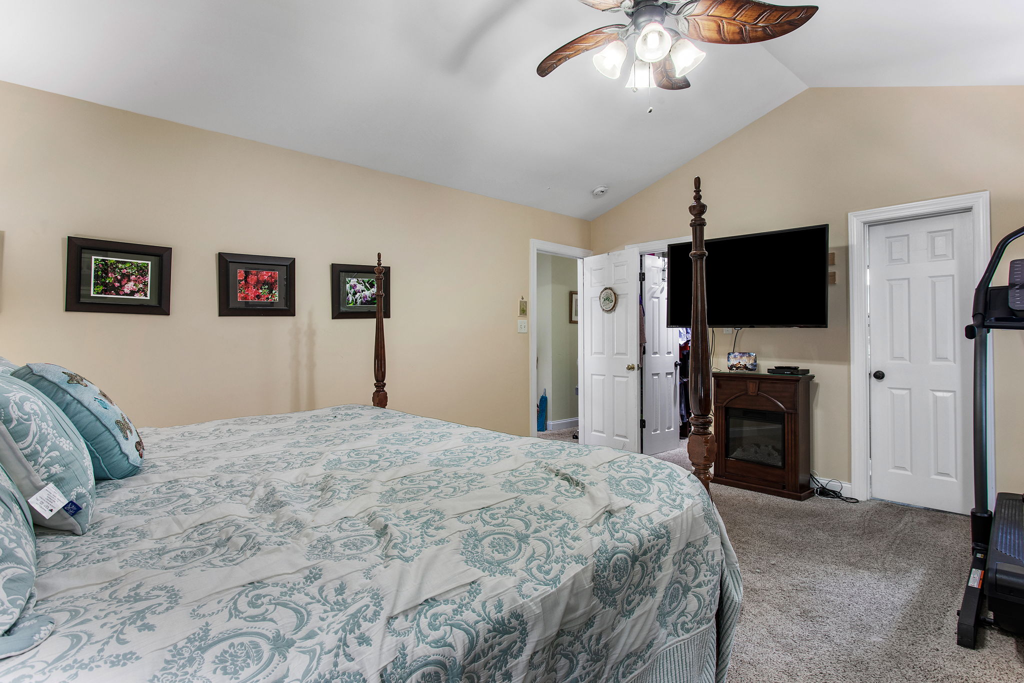 25-Primary Bedroom