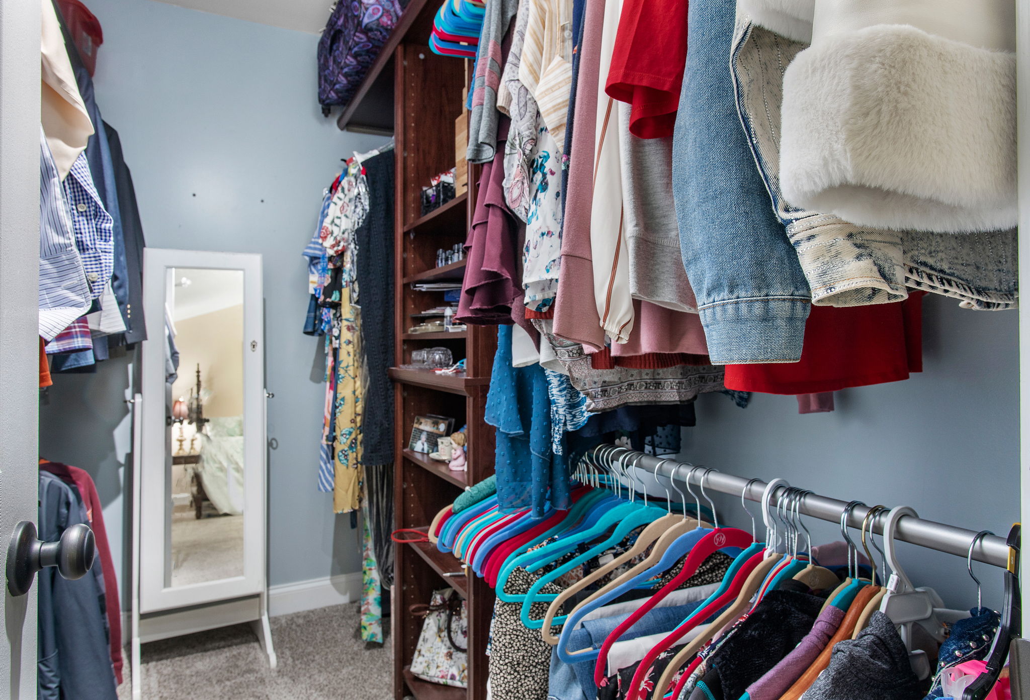 26-Primary Closet