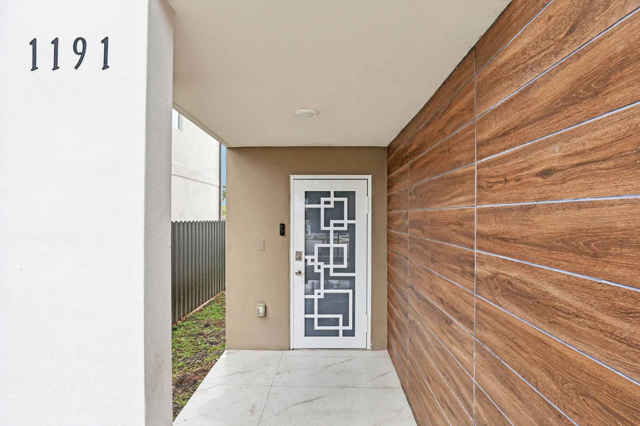 NW 1st St-S1501-005.jpg