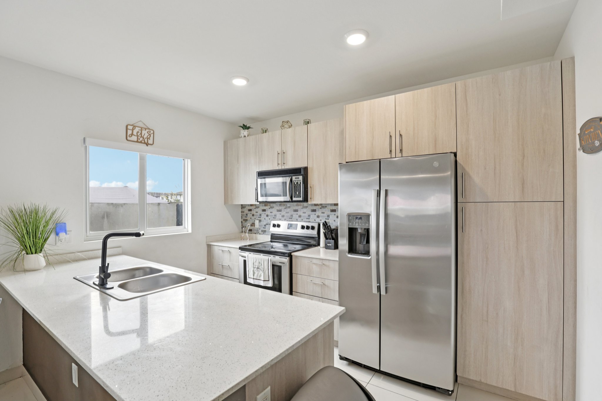 NW 1st St-S1501-018.jpg