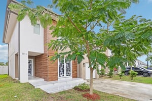 NW 1st St-S1501-003.jpg