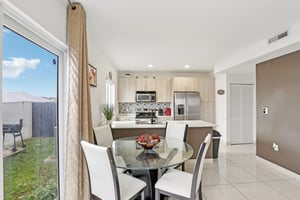 NW 1st St-S1501-016.jpg