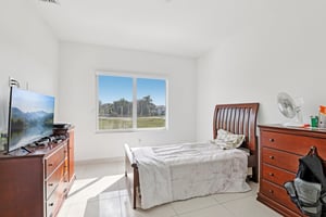 NW 1st St-S1501-025.jpg