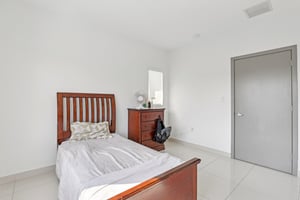 NW 1st St-S1501-027.jpg