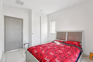 NW 1st St-S1501-031.jpg