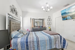 NW 1st St-S1501-037.jpg