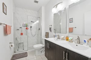 NW 1st St-S1501-038.jpg