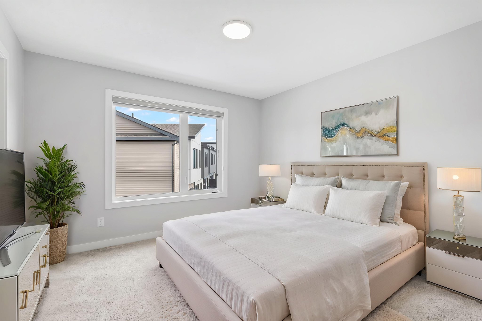 P1040164 virtually staged.jpeg