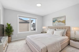 P1040164 virtually staged.jpeg