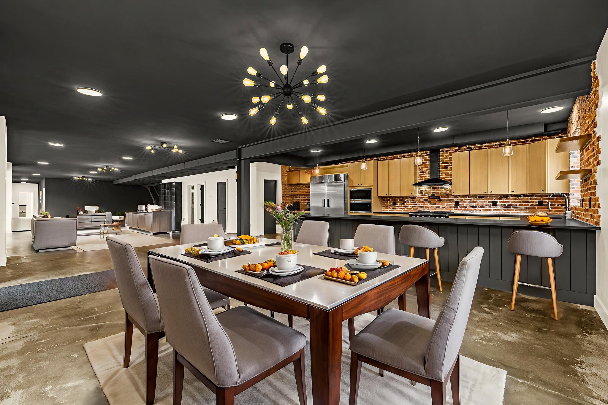 6L0A4826 virtually staged.jpeg