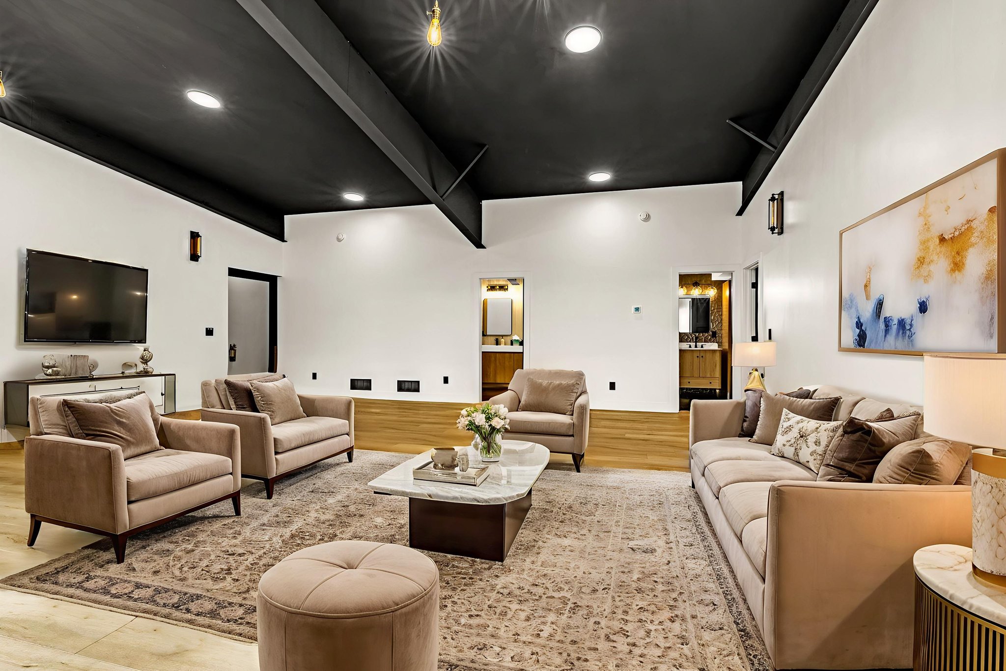 6L0A5031 virtually staged.jpeg