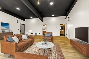 6L0A5031 virtually staged.jpeg