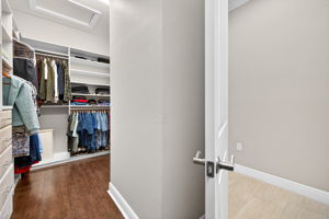 Closet 2 of 4