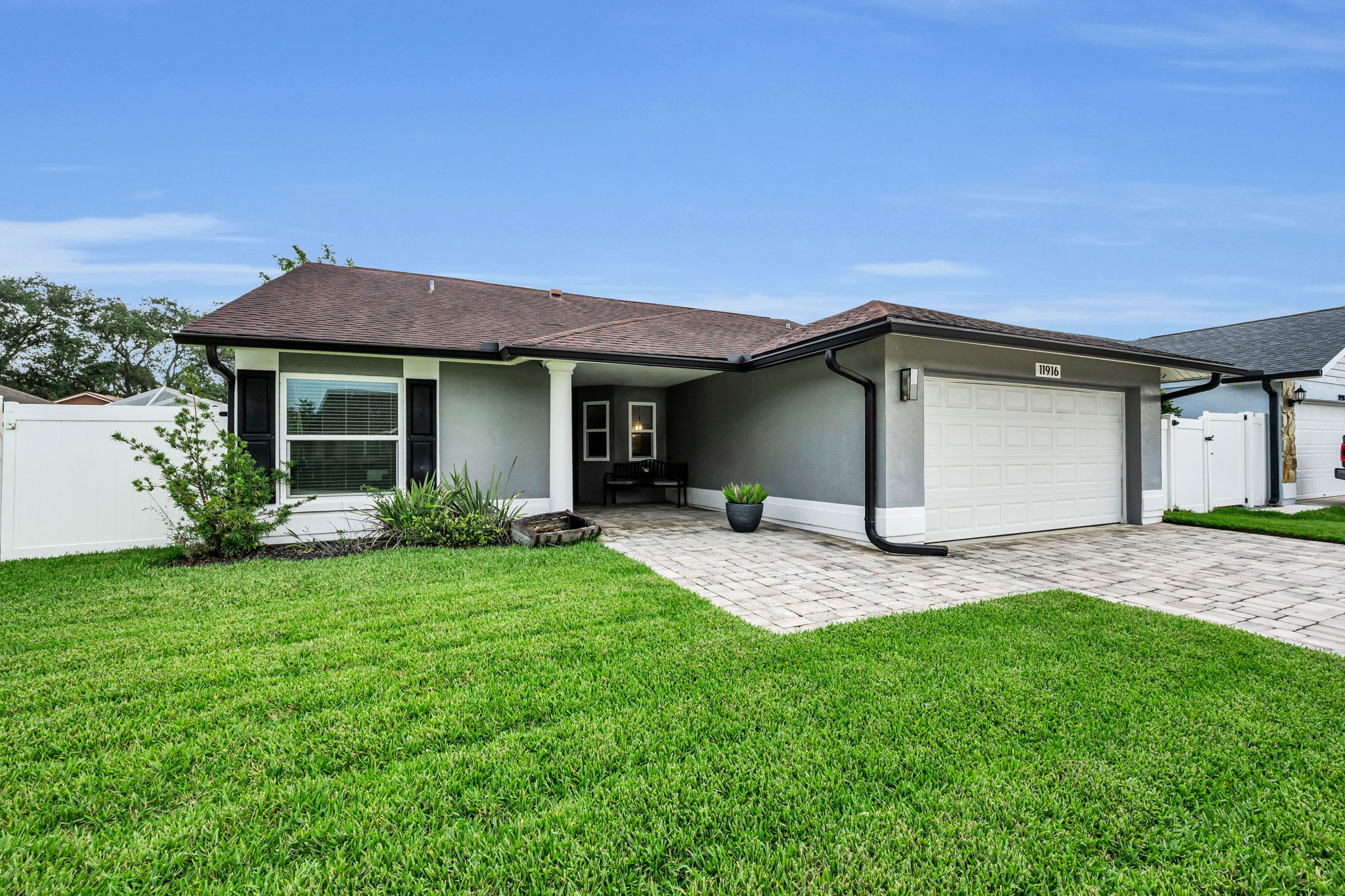 Front Exterior4