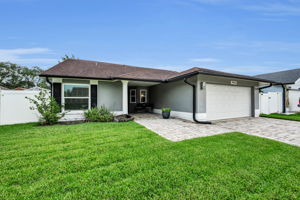 Front Exterior4