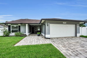 Front Exterior5