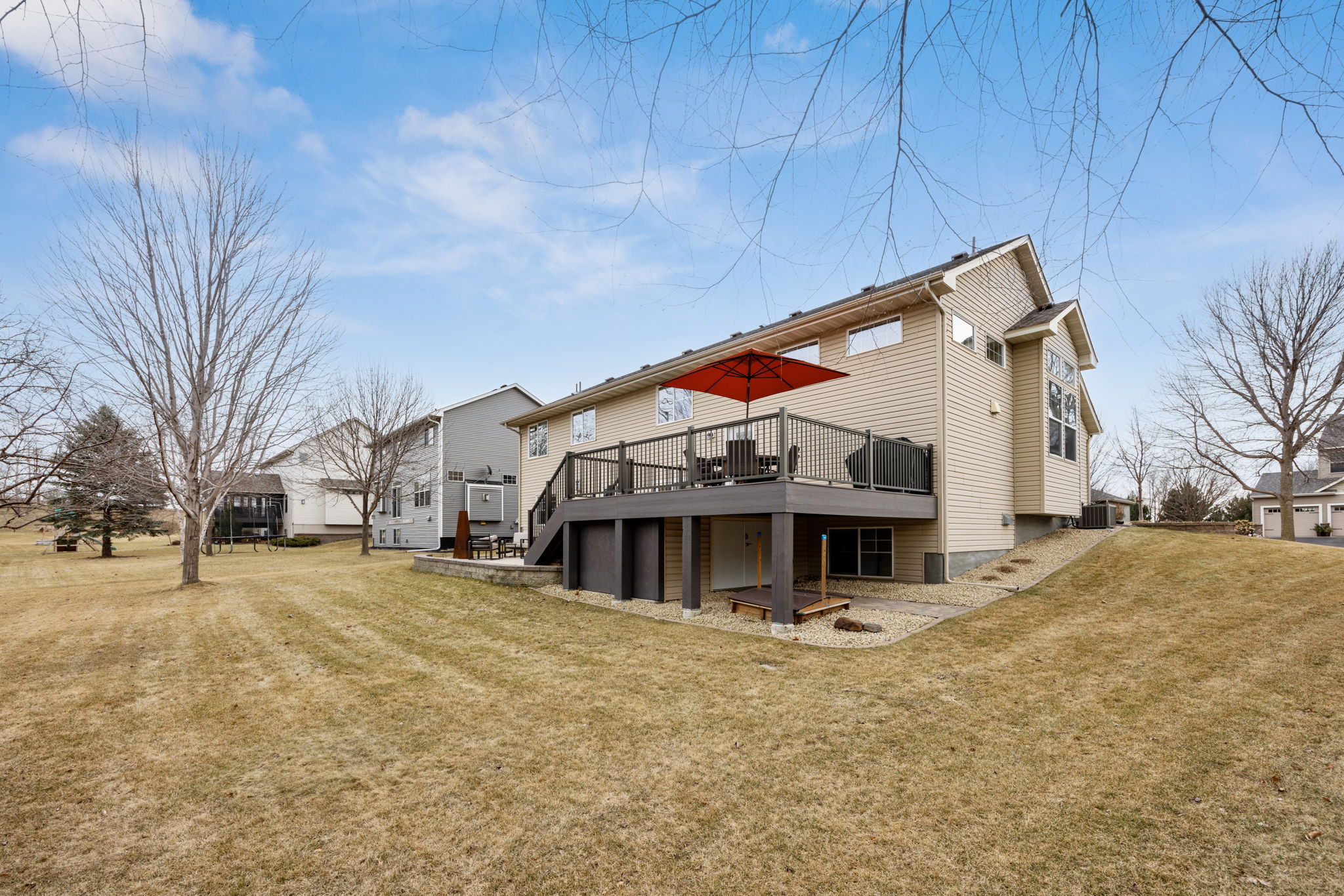 33_Exterior