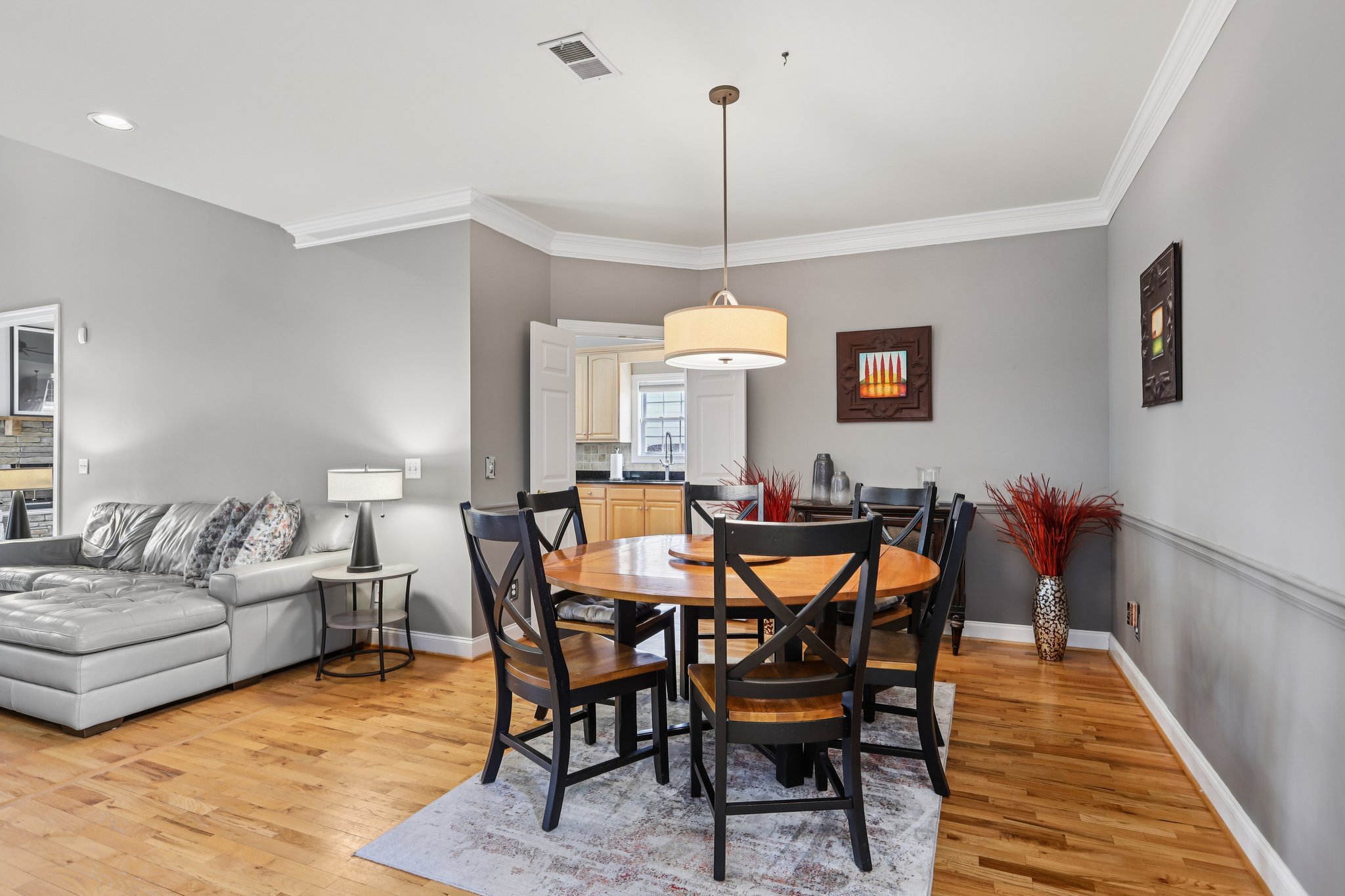 Vinings Place Cir-L2201-016.jpg