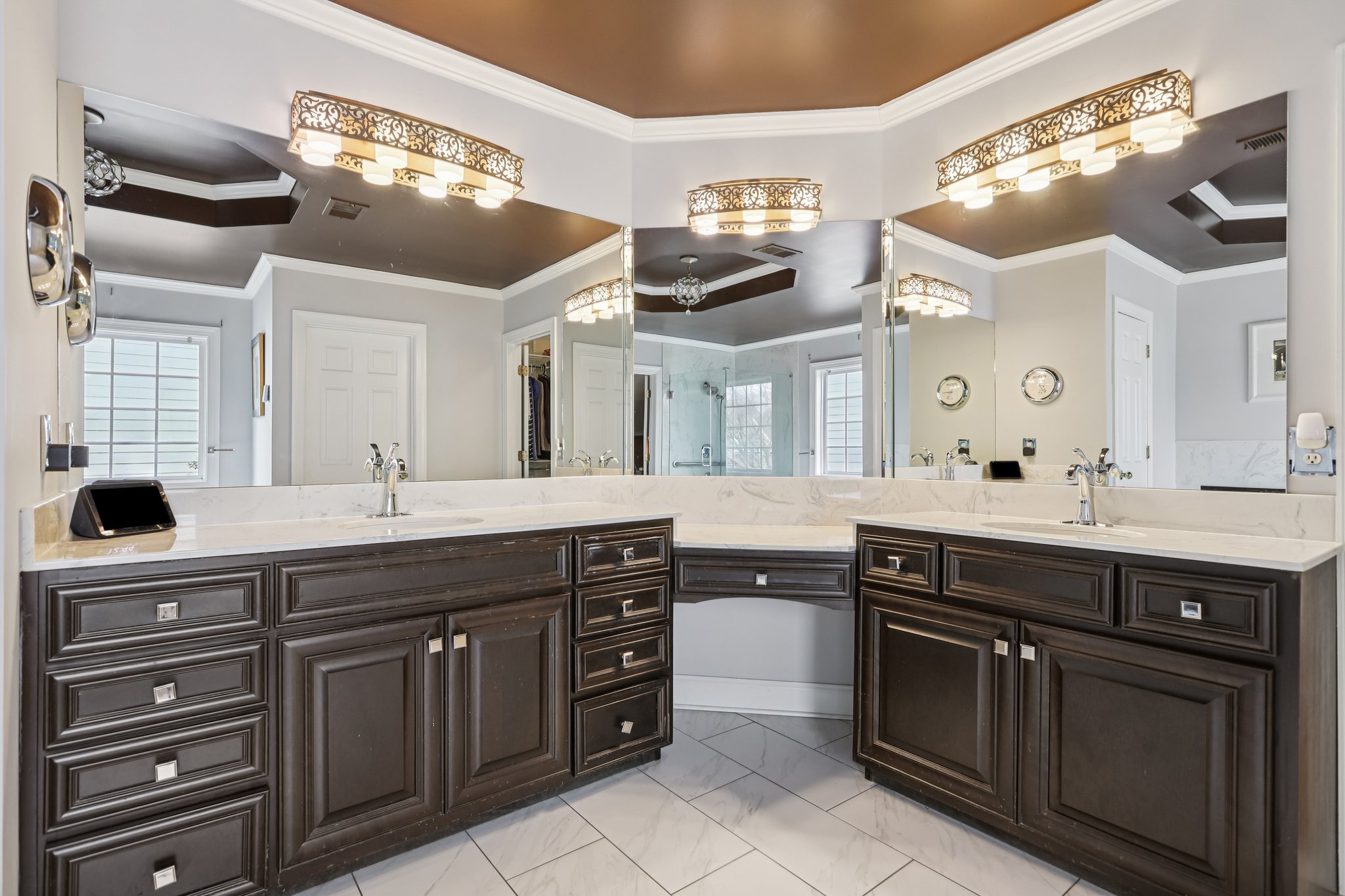 Vinings Place Cir-L2201-029.jpg