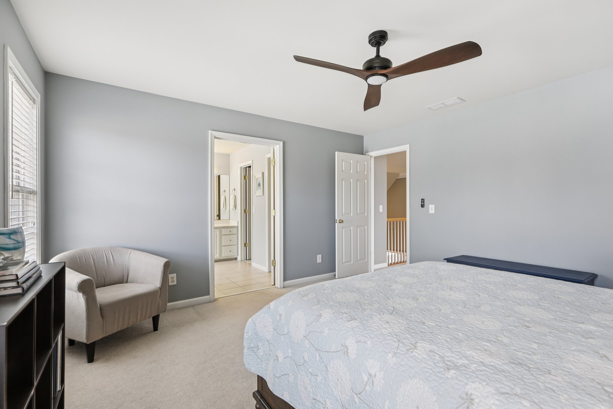 Vinings Place Cir-L2201-043.jpg