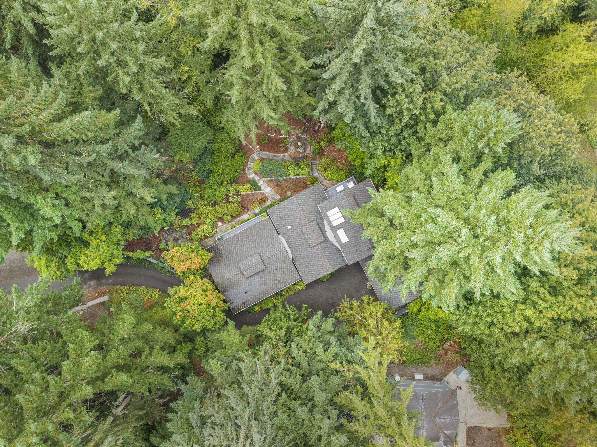 Bird’s-eye view of the entire home and grounds