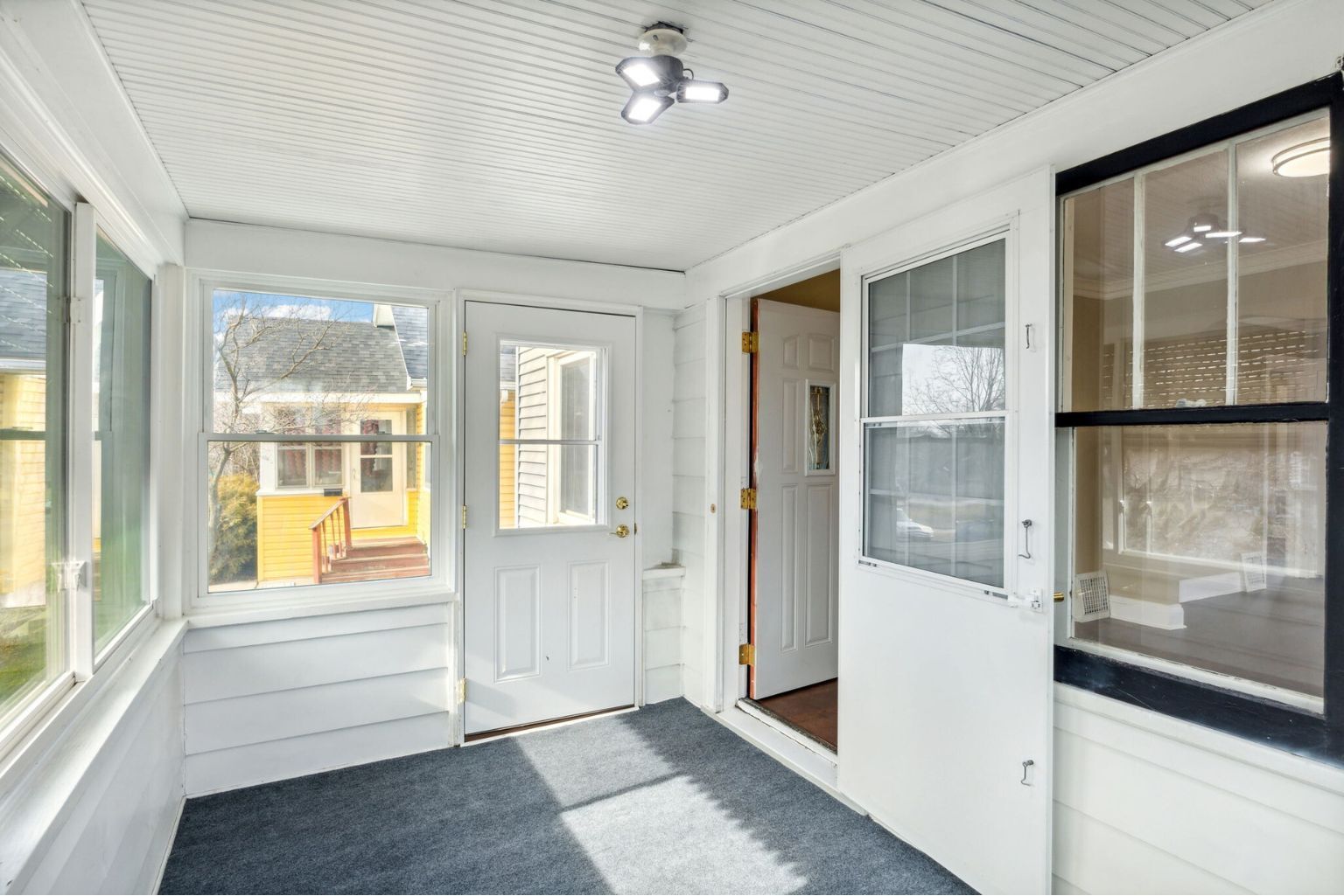 3 season porch with carpet for comfort