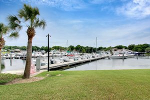 Queens Harbor Marina