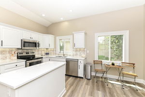 Kitchen & Breakfast Room