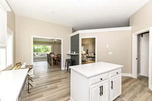 Kitchen & Breakfast Room