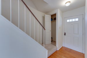 11946 Artery Dr, Fairfax, VA 22030, USA Photo 2