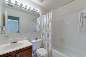 11946 Artery Dr, Fairfax, VA 22030, USA Photo 13