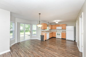 Kitchen & Dining Area
