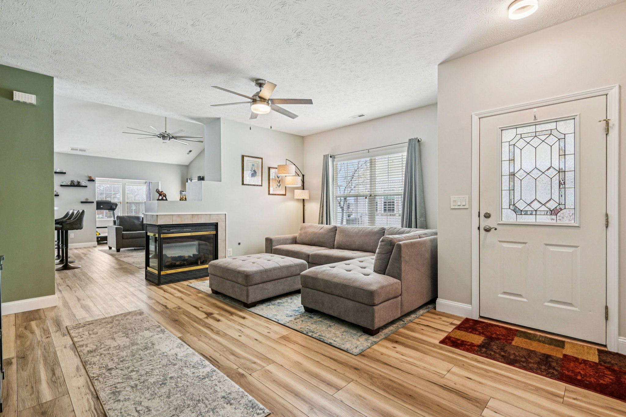 Ganton Dr-S0303-009.jpg