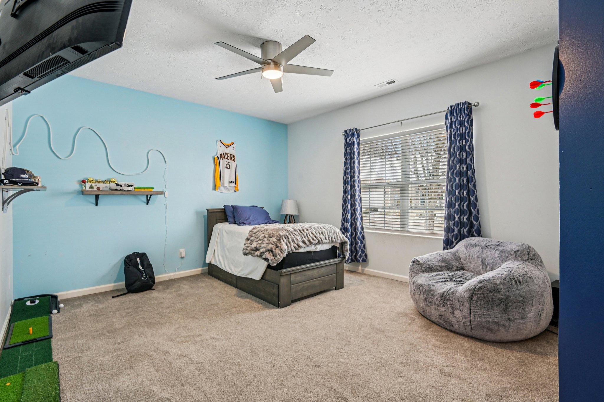 Ganton Dr-S0303-035.jpg