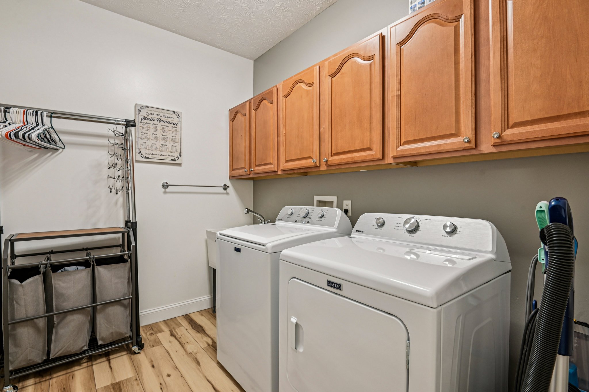 Ganton Dr-S0303-040.jpg