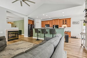 Ganton Dr-S0303-015.jpg